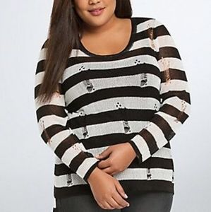 Torrid distressed mesh top size 1